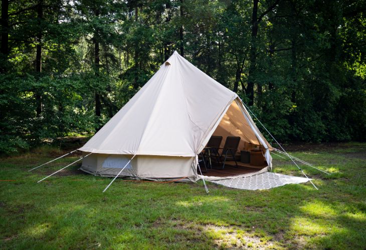 belltent-862mxd-1.jpg Ingerichte Belltent: in de natuur zonder gedoe – I Love Kamperen - Afbeelding 1