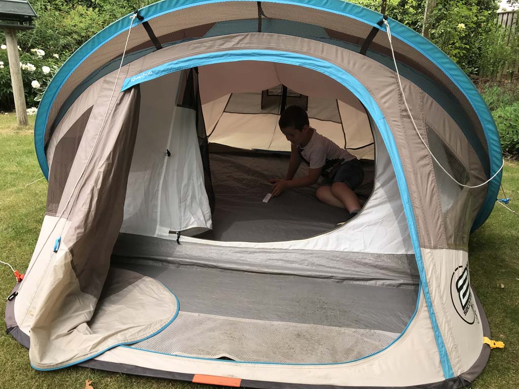 black-and-fresh-tent-809xsx-1.jpg Quechua Fresh & Black tent van Decathlon: eerlijke en volledige review - Afbeelding 1