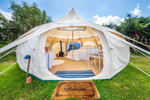 luxe-tent-713vmv-1.jpg Glamping met je eigen luxe tent. | Wereldreizigersclub - Afbeelding 1