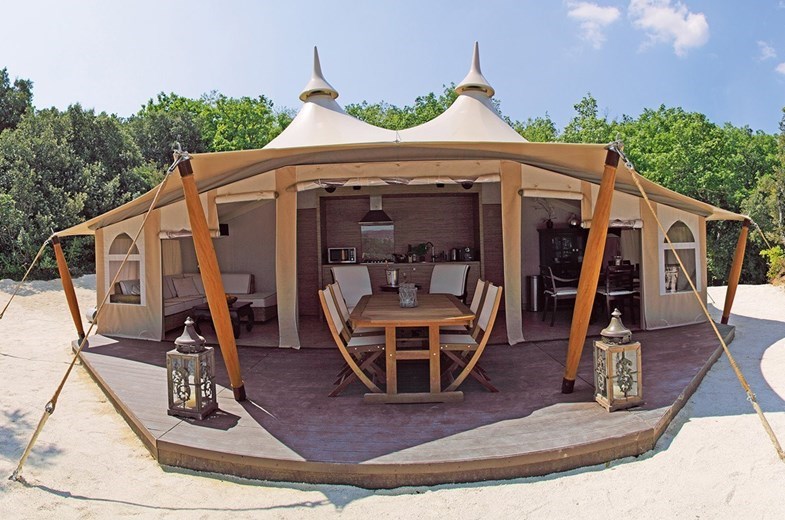 luxe-tent-905fif-1.jpg Ultra luxe kamperen? Dat kan op deze plekken LuxeTent.nl - Afbeelding 1