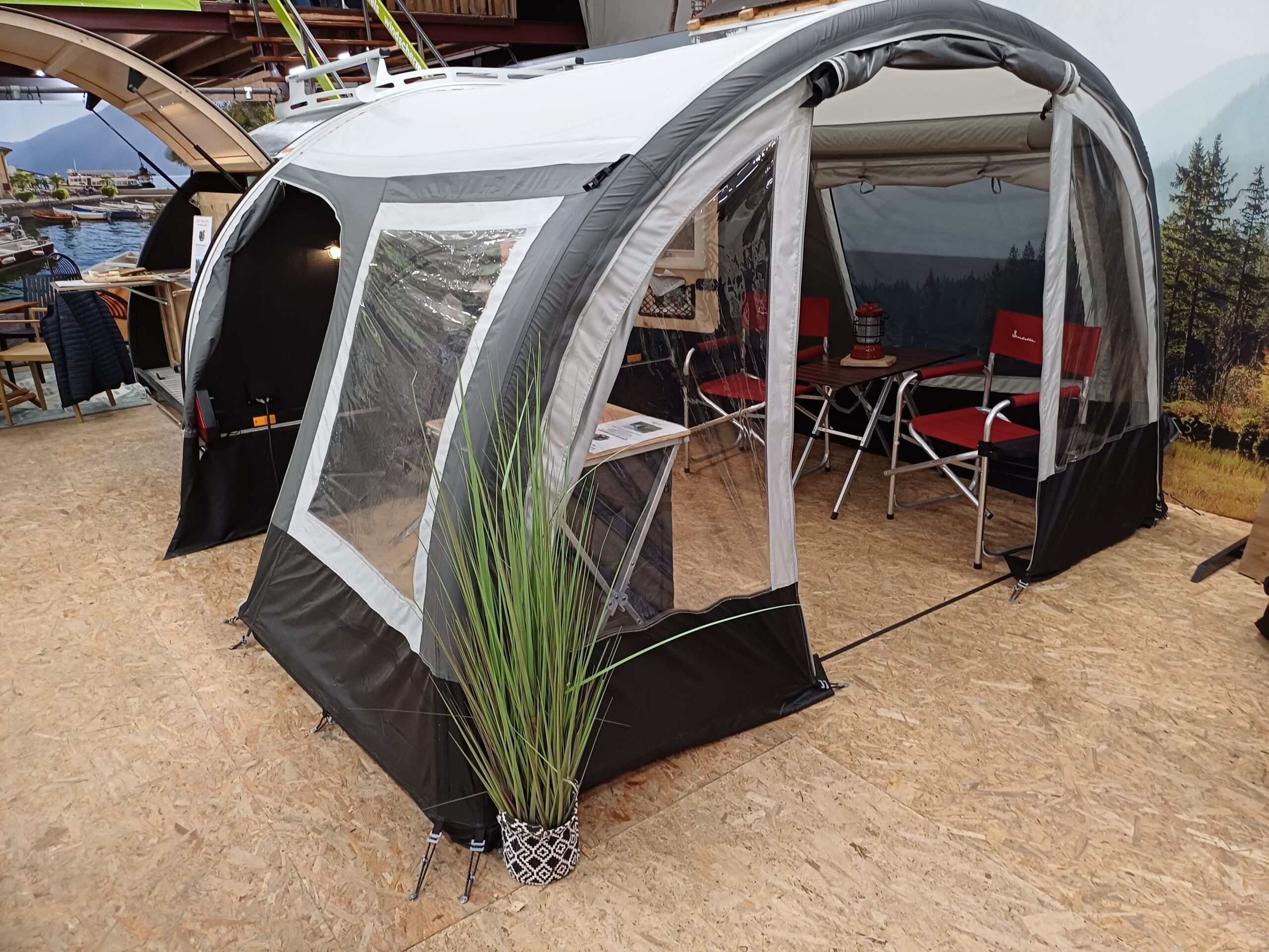 opblaasbare-voortent-caravan-077syl-1.jpg Kulba Air Voortent | Vouwwagens Online Shop - Afbeelding 1
