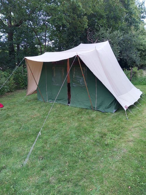 tent-de-waard-141qxu-1.jpg De Waard tent Ruime en stevige gezinstent (m2421710447) — Tenten — Marktplaats - Afbeelding 1