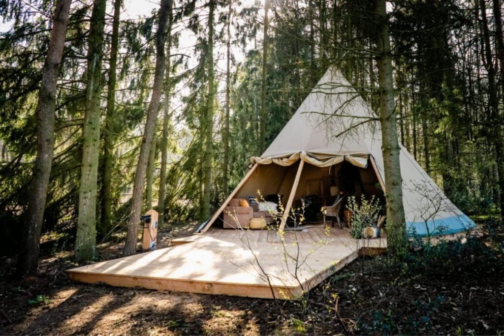 tent-tipi-713unr-1.jpg Tipi tent overnachting → 18 x slapen in een tipi tent - Afbeelding 1